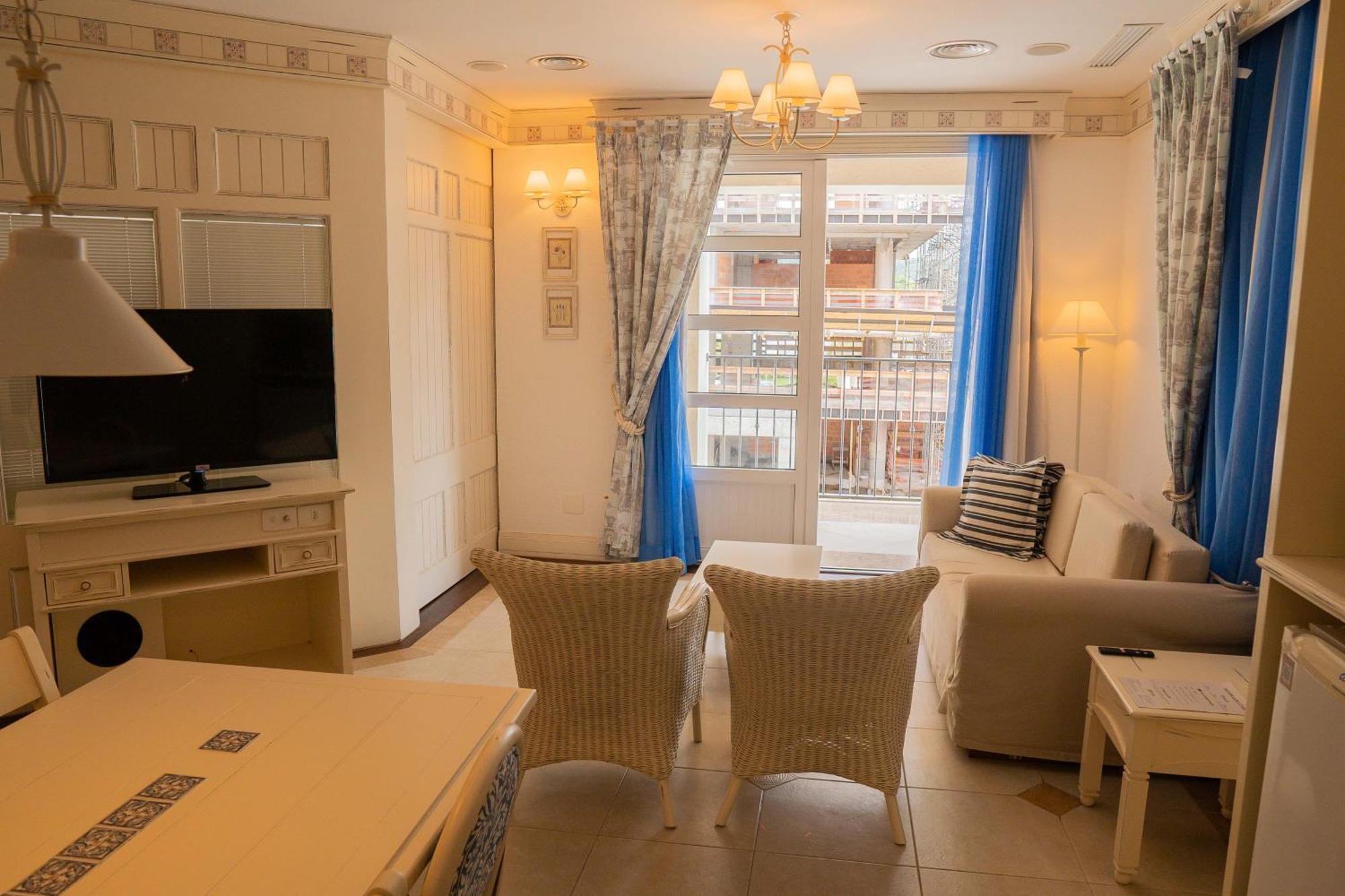 Il Campanario Villaggio Resort - Oficial Florianópolis Exterior foto A living room in a typical apartment